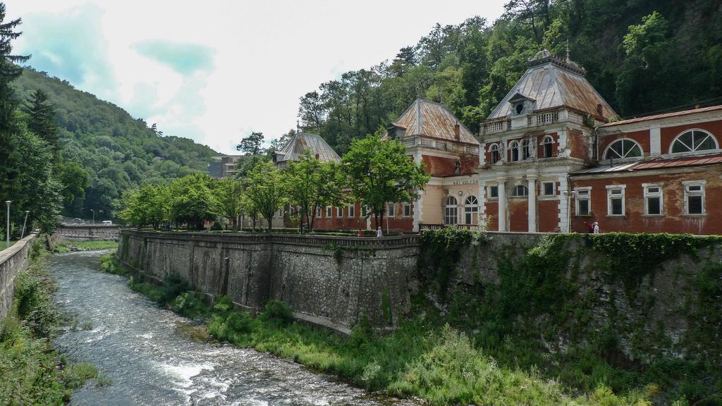 Hotel Pensiunea Floare De Colt Băile Herculane Exteriér fotografie